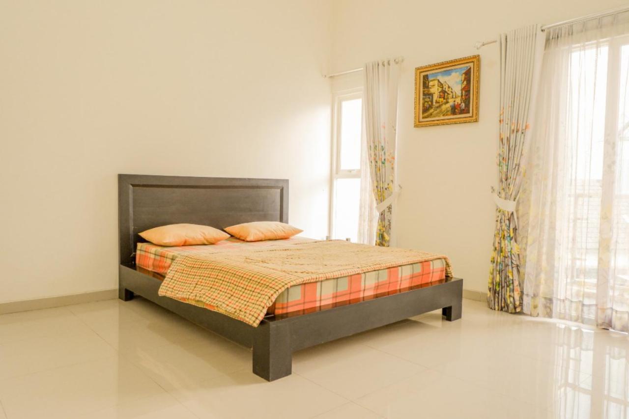 Amina Hill View Villa Malang By Ecommerceloka Exterior photo